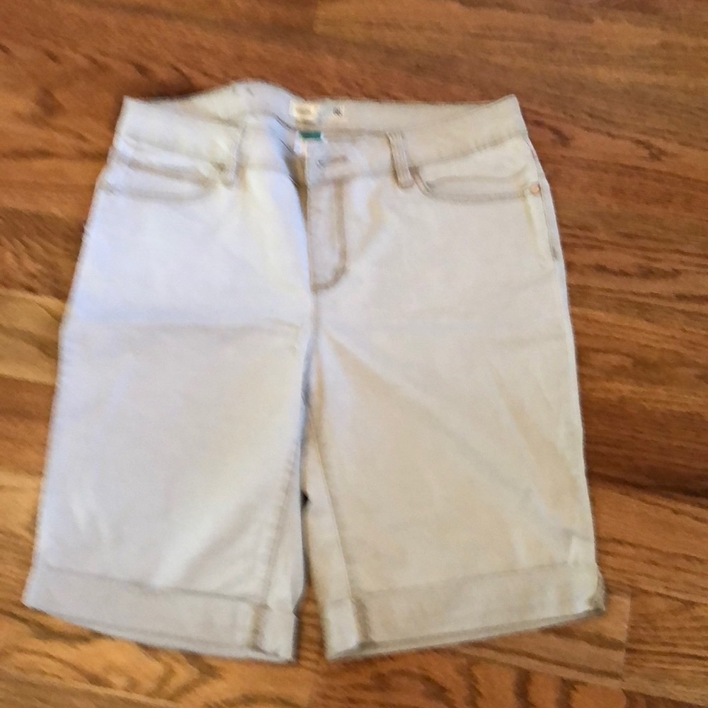 Shorts - Picture 6 of 6